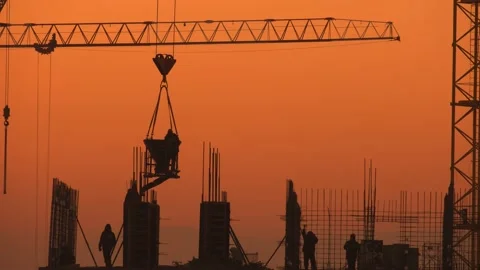 Work of a team of installers at a construction site 库存影片 185603968