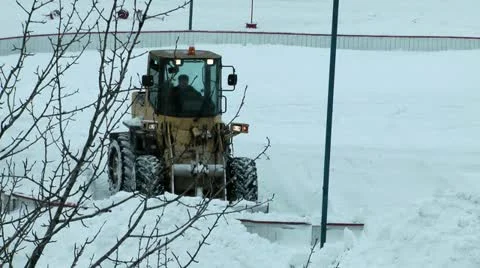 For work on this tractor it is necessary to study that well to cope with it Video stock 11710578