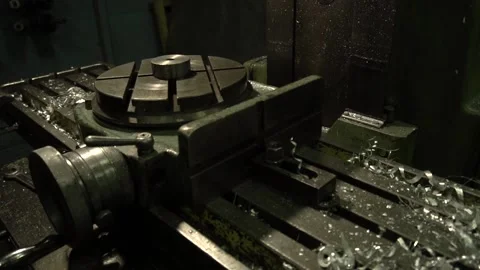 Work turning product metalworking on old equipment 動画素材 160659922