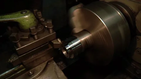 Work turning product metalworking on old equipment 動画素材 160659980