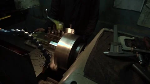 Work turning product metalworking on old equipment 動画素材 160659991