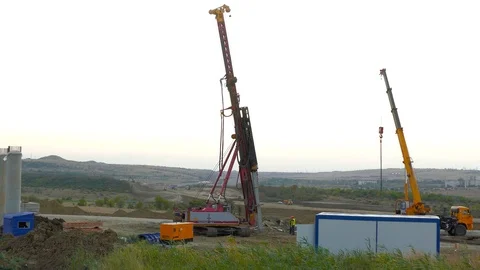 Work underground pile driving machine 動画素材 123586651