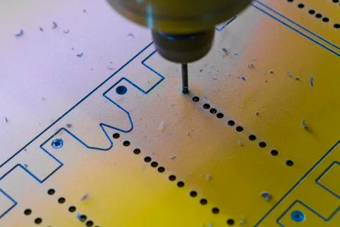 Work of the vertical milling machine with CNC. Фото