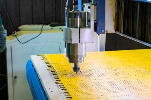 Work of the vertical milling machine with CNC. Milling spindle. Foto stock