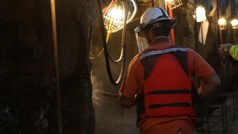 WORKER 3 動画素材 128005015