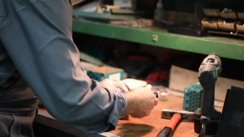 Worker in the assembly workshop Stock-Footage 99178063