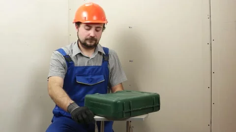 Worker with box Stock Footage 59108295