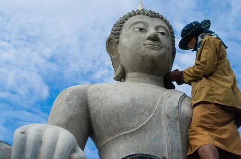 Worker building the buddha statue Foto stock