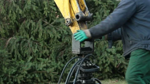 Worker changes a part of machine Stock Footage 100878648