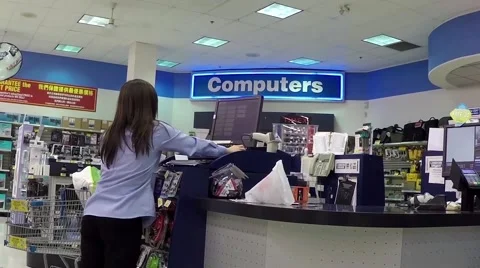 Worker checking inventory for customer Video stock 50521176