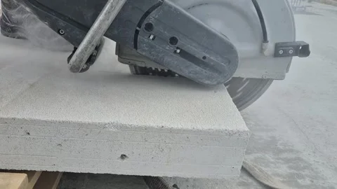 Worker Cutting Wall with Circular Saw, Normal Speed 库存影片 337056215