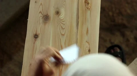 Worker draws a diagram Vidéo 66719876