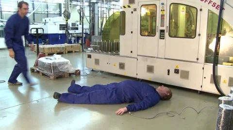 Worker electrocuted 스톡 동영상 40740104