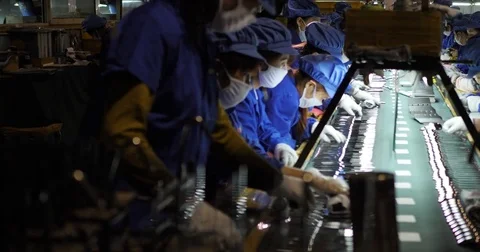 Worker in the factory  Checking the knives China 스톡 동영상 77542439