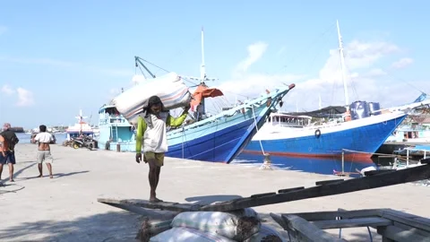 Worker Video stock 199891992