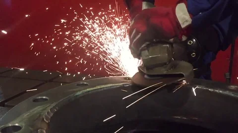 Worker grinding Vidéo 71468647