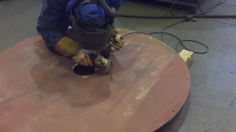 Worker grinding, Industrial video. Vidéo 71952086