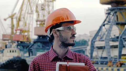 Worker in helmet Video stock 93000560