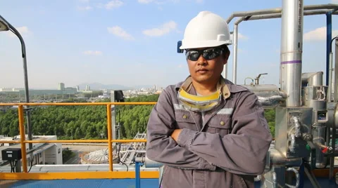 Worker in industrial plant Vídeo Stock 47860780