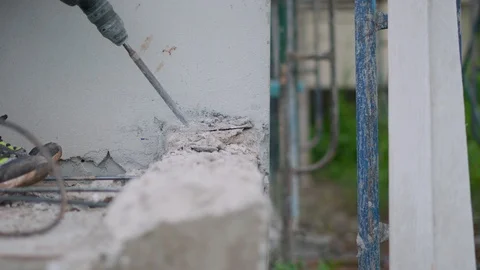 Worker labor pierce and destroy concrete Stock Footage 89617679