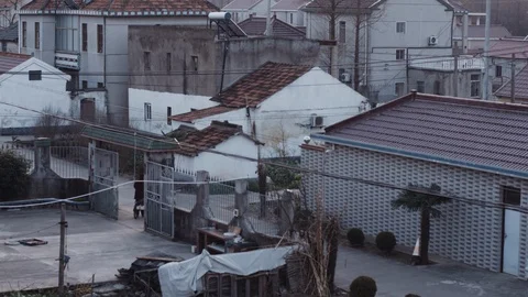 Worker leaving house at dawn Stock Footage 111589987