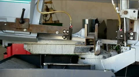 Worker on a machine, cutting iron. 스톡 동영상 21473178