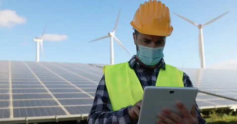 Worker man with digital tablet wearing safety mask Stock-Footage 149302500