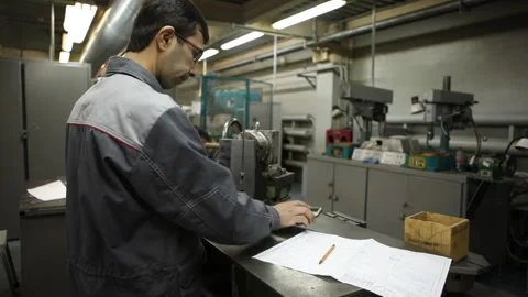 Worker on the mechanical production 스톡 동영상 99178831