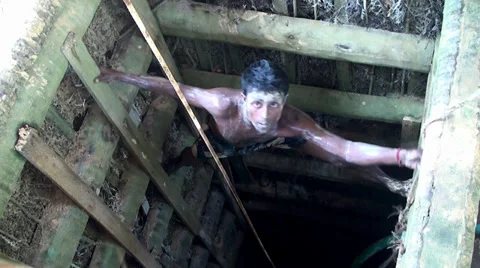Worker in the mine for the extraction of semi-precious stones (Moonstone mine). Stock Footage 32282751