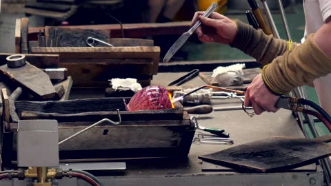 Worker modeling handmade decorative glass object Video stock 133884398