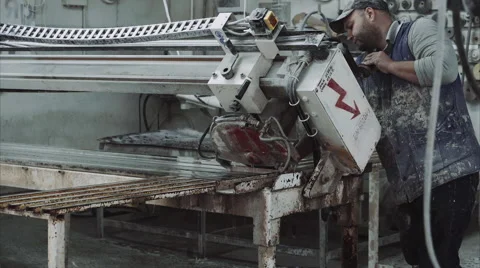 Worker operate saw machine for cutting marble stone 스톡 동영상 68073428
