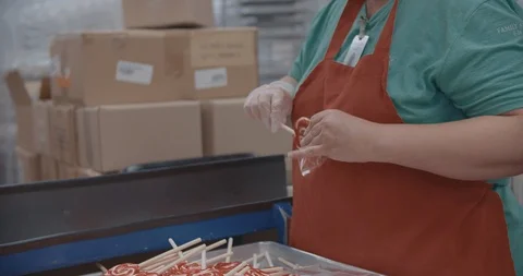 Worker Packaging Product In Slow Motion 스톡 동영상 105351018
