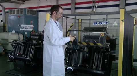 Worker in a printing house 스톡 동영상 33820705