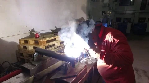 Worker With Protective Mask Welding Metal On Furniture Factory Vidéo 81633643