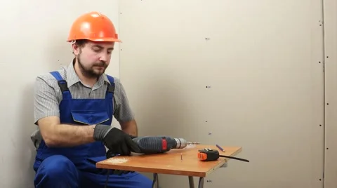 Worker tern shurup Stock Footage 59108241