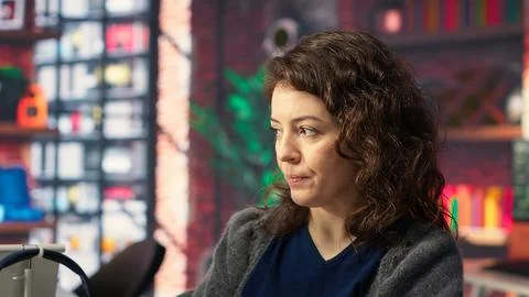 Worker uses AI chatbot system to guide through problem solving tasks 스톡 사진