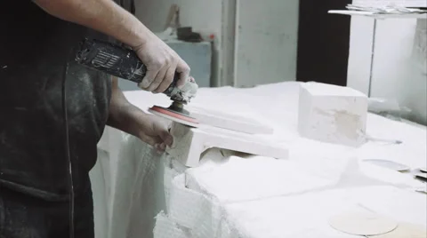 Worker uses saw machine for cutting marble stone piece 스톡 동영상 68074118