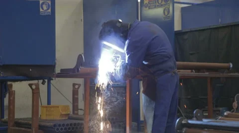 Worker Using Blow Torch Vídeo Stock 60689570