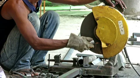 Worker Using Grinder 스톡 동영상 1117870