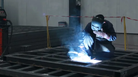 Worker using industrial grinder Video stock 62442231
