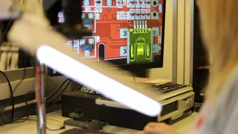 Worker using micro camera, production of printed circuit board, PCB Vidéo 106094044