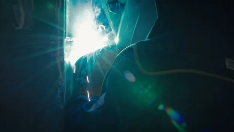 Worker Welding Steel 動画素材 127268602