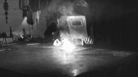 A worker welds - old film effect - black and white 動画素材 39549897