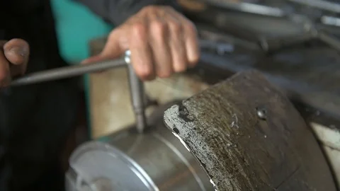 A worker working on a lathe Stock-Footage 95102673