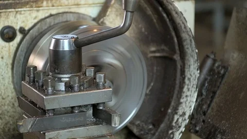 A worker working on a lathe Stock-Footage 95102821