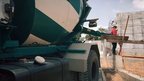 Workers are building a building, concrete mixer, building in Thailand 動画素材 127797907