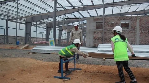 Workers are building workshops Stock Footage 72982221