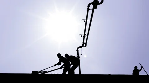 Workers are working on building ceiling, graphic silhouette stylization Vídeo Stock 88987231