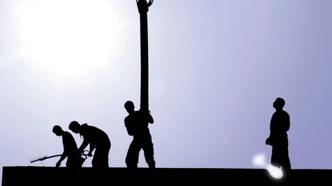 Workers are working on building ceiling, graphic silhouette stylization Vídeo Stock 88987252