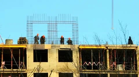 Workers - builders do a frame for the concrete house Video stock 21470013